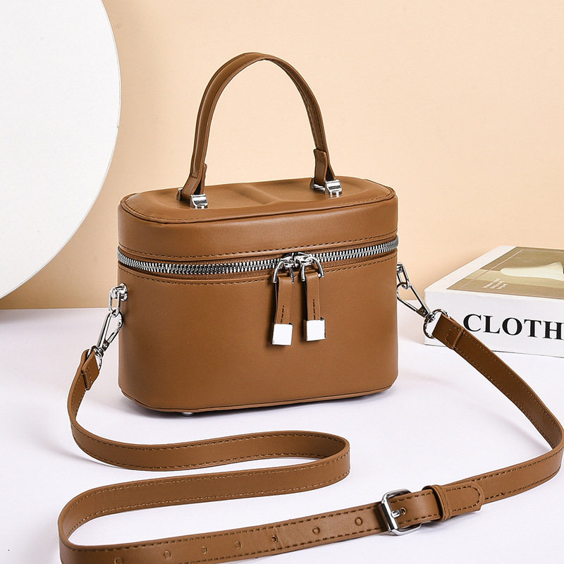 Free shipping designer High-end New Fashion Handbag for Women Niche Design Casual Simple Shoulder Bag Crossbody Bag Bucket Bag