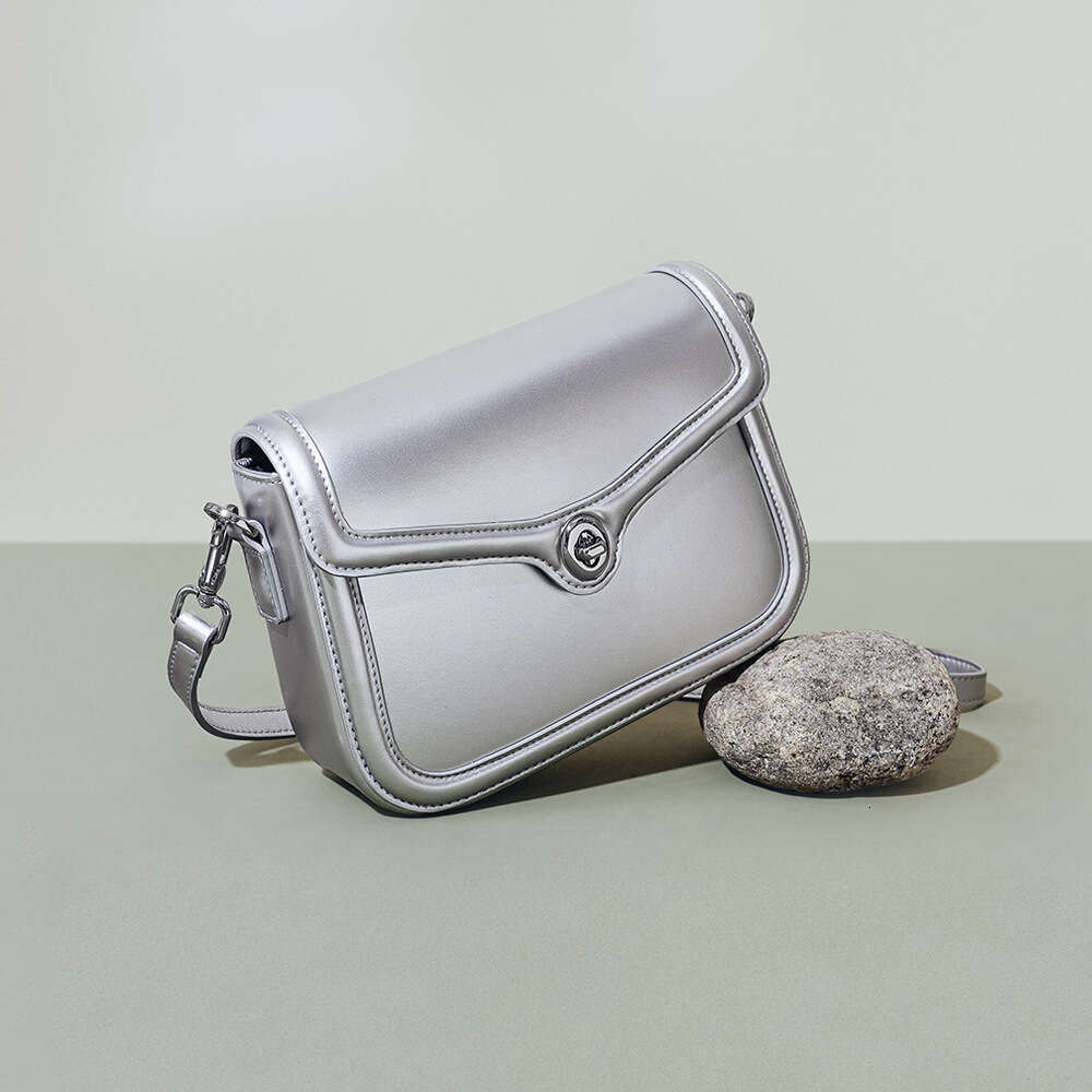 Luxury new Korean style niche design tofu fashion high-end lock silver leather shoulder messenger bag female