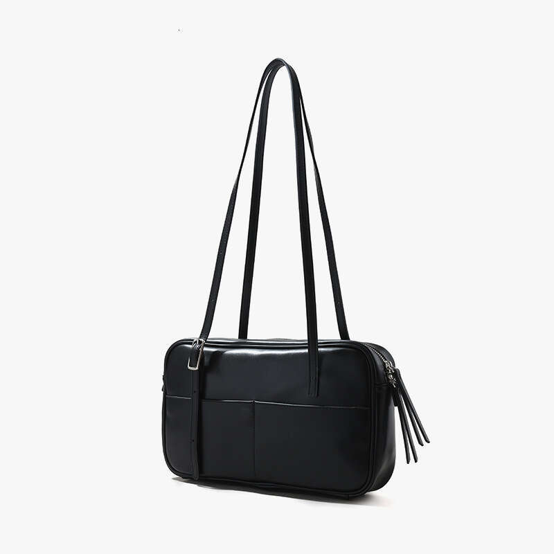 Luxury designer autumn and winter high-end niche leather female Korean fashion one-shoulder underarm daily commuter handbag