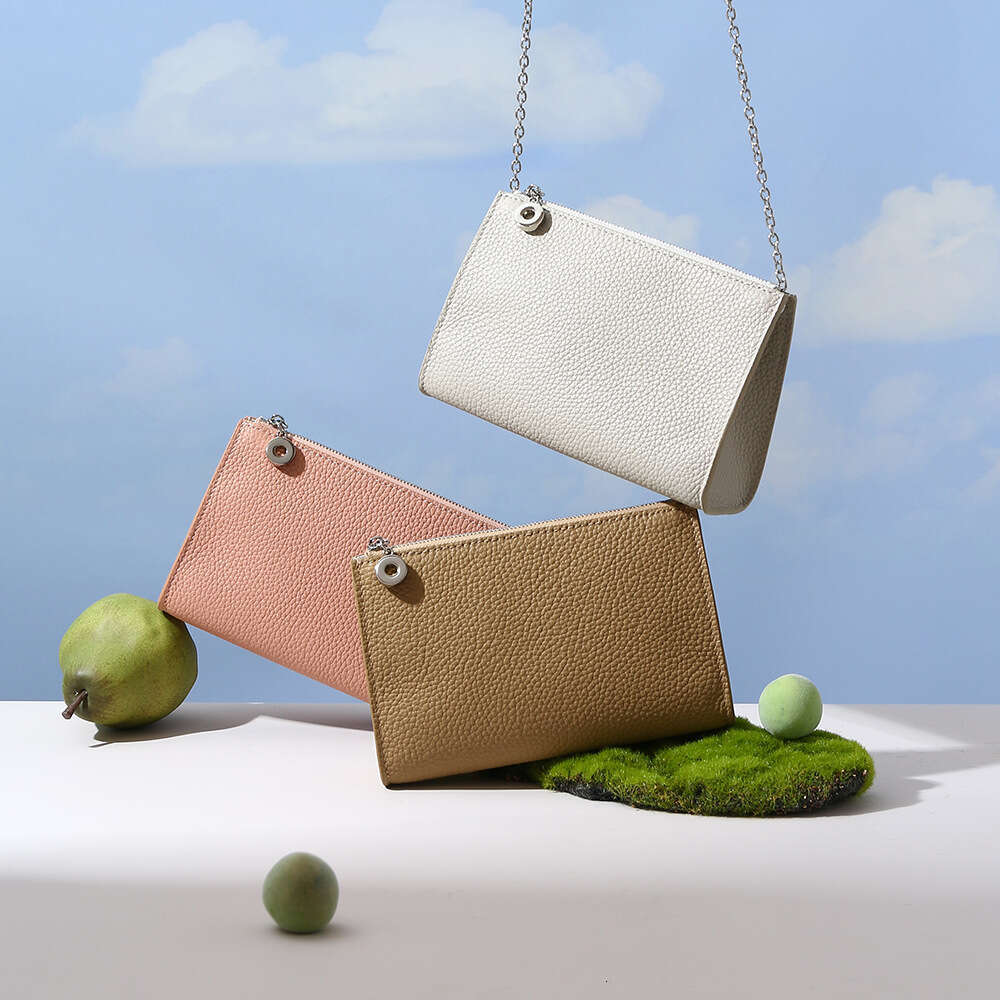 Luxury designer's new underarm cowhide women's commuter simple and fresh handbag with one shoulder