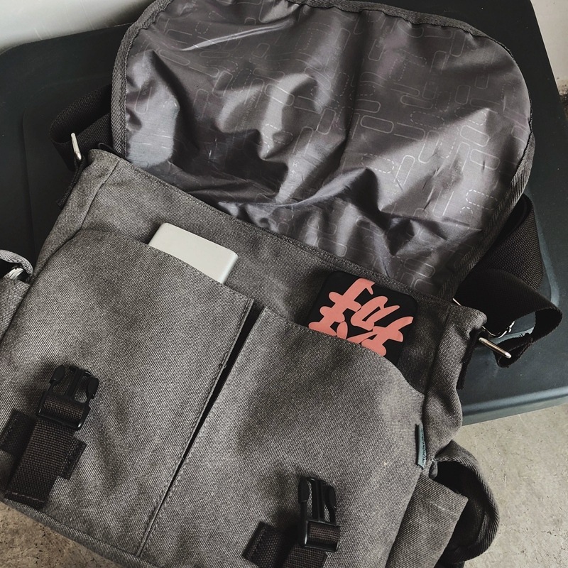Canvas trend shoulder bag new European and American retro casual trend crossbody bag designer bag men s briefcase crossbody bag