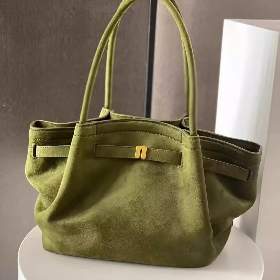 2025 New High - end Commuting Large - capacity Handheld Dumpling - shaped Bag for Women Retro Suede Single - shoulder Tote Bag for Autumn and Winter
