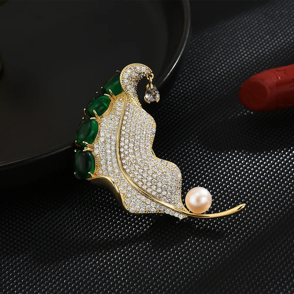 SUYU Green Leaf Brooch Vintage Imitation pearl Plant Brooch Atmospheric Fashion Accessories 250716