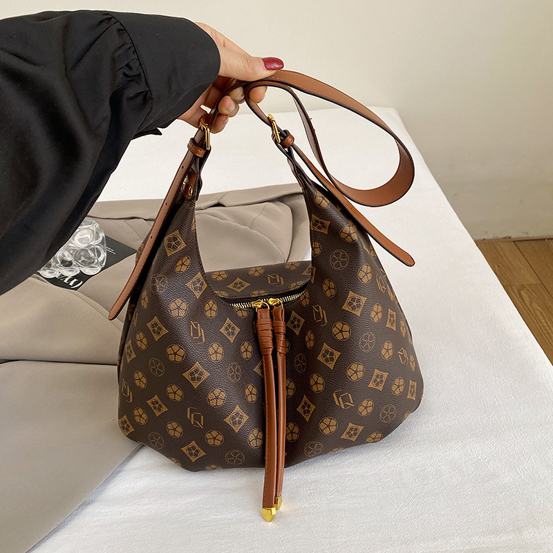 hot Free shipping designer bag Fashionable bag casual women bag large capacity bucket bag shoulder bag diagonal cross bag pairs with everything