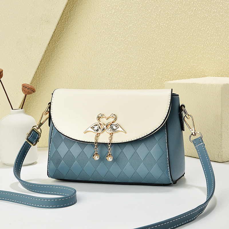 trend Fashion shoulder bag simple new multifunctional trend crossbody bag designer bag Korean version personalized women s handbag
