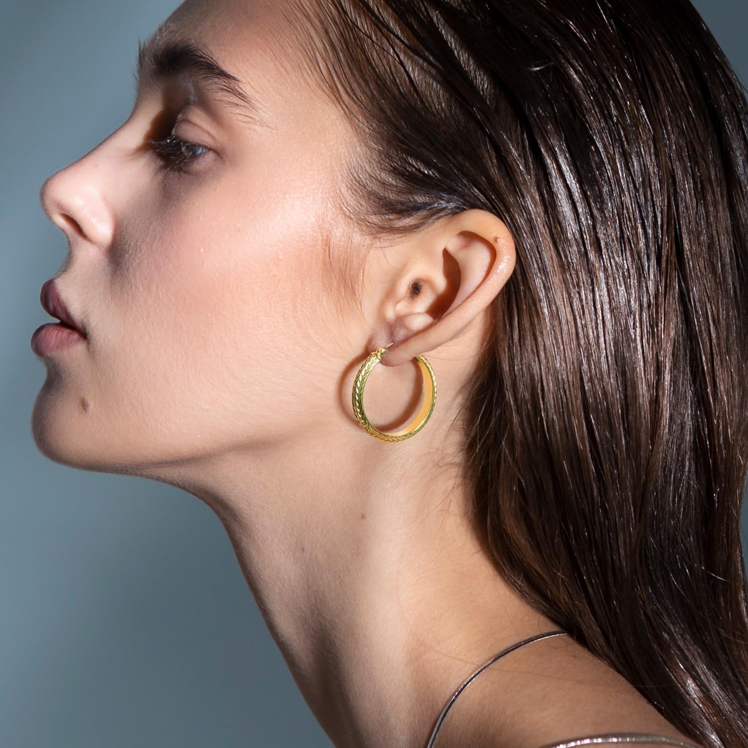 14K Gold Women's Wide Hoop Earrings Chunky V-Engraved Design 25MM/30MM Sizes