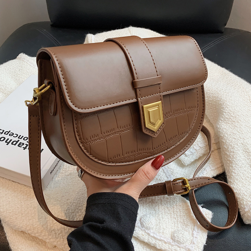 Fashionable women s spring and summer new style trend saddle bag casual multifunctional retro diagonal trend shoulder bag designer bag women s shoulde