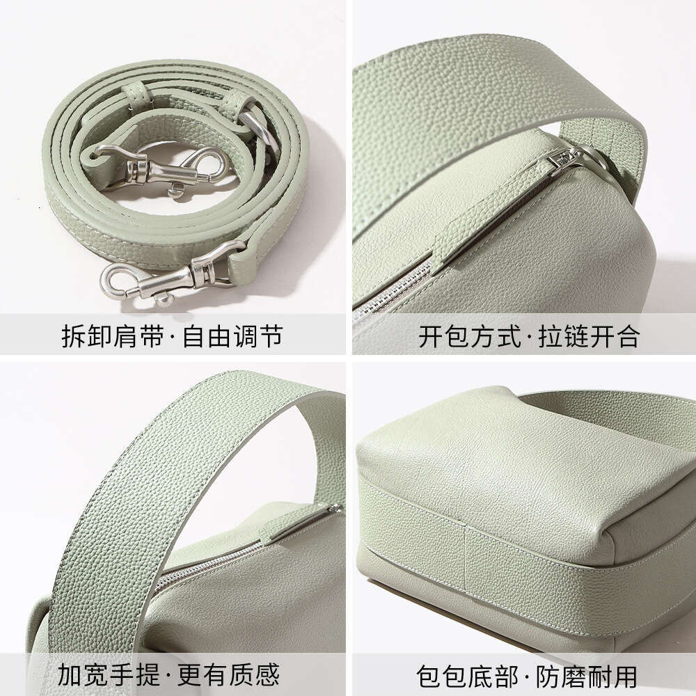 Luxury designer Joker leather slung shoulder-to-shoulder daily commuting simple new high-end ladies' handbags under his arm.