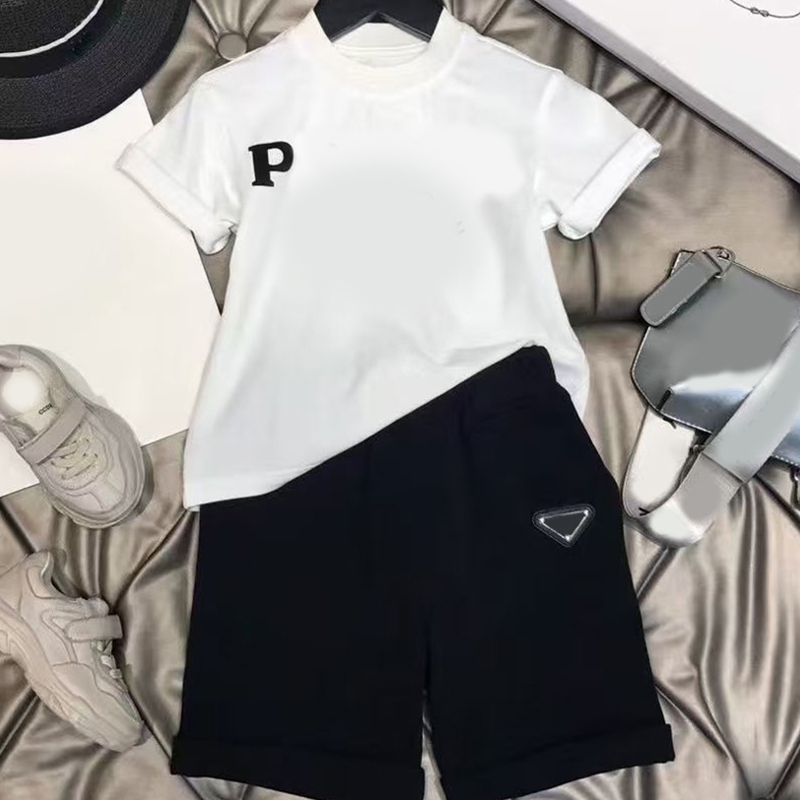 T-shirts Designer Baby Girls Clothing Children Long Sleeve White T-shirt Classic Brand Kids Spring Dress Set Letter Clothes