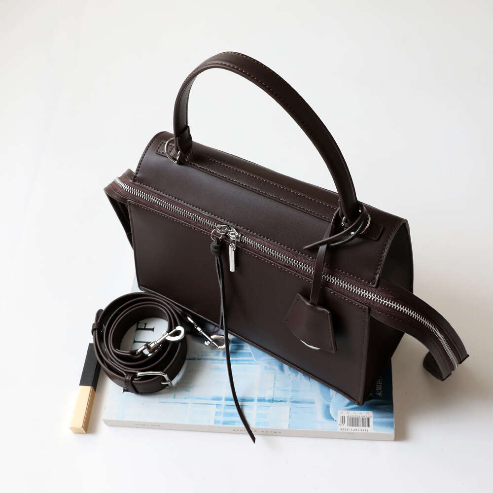 Luxury designer high-end commuter shoulder crossbody leather women's simple large-capacity handbag