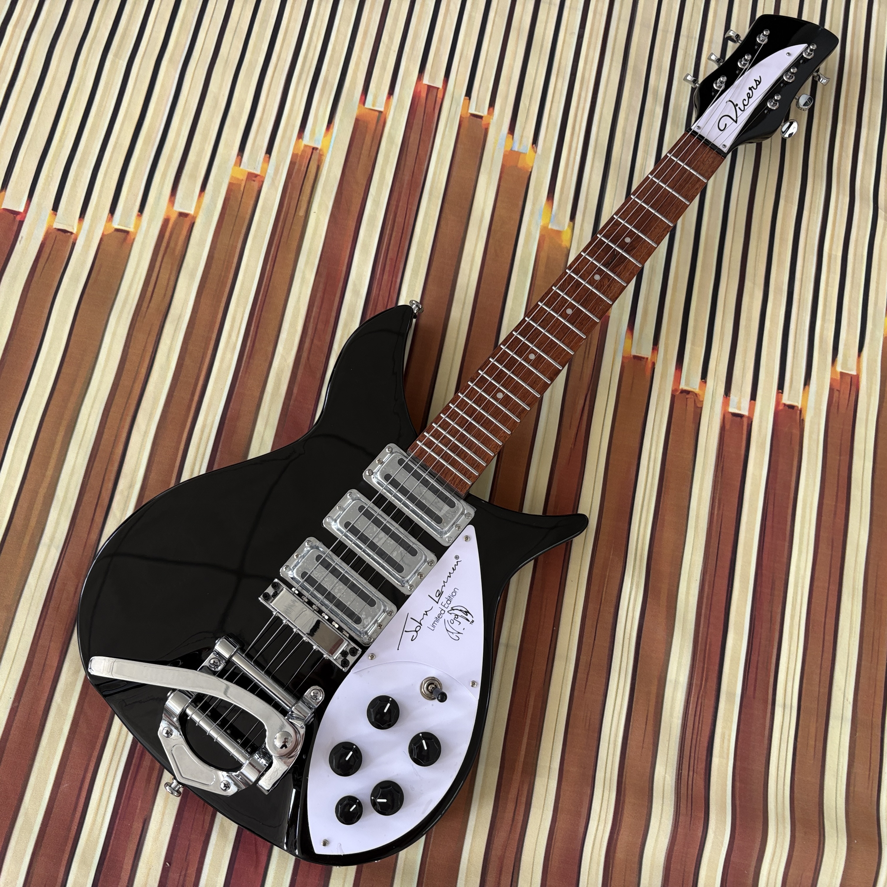 325 Jazz Electric Guitar - Chrome hardware, Mahogany body, Rosewood fingerboard, 21 frets, 3H pickups, Fast delivery