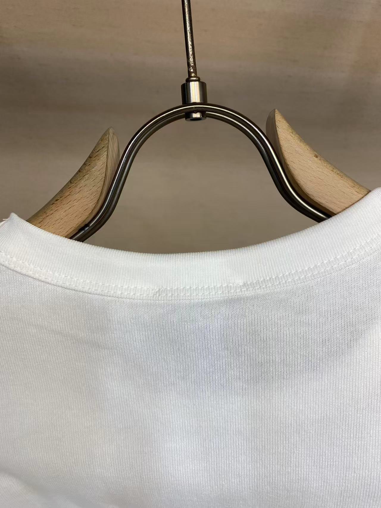 D6CQ2 Hiden Links 2025 Unisex T-shirt in classic sisiya simple letters luxury