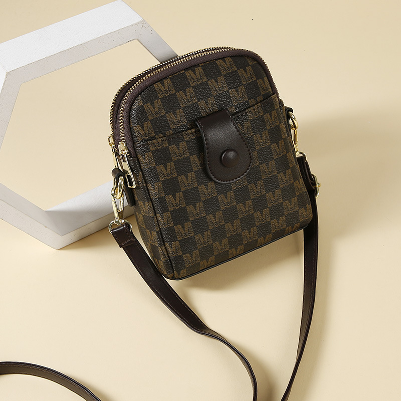 Free shipping designer Phone Bag for Women Crossbody Bag 2025 New Fashion Versatile Vertical Shoulder Bag Lightweight Printed Retro Mini Small Bag