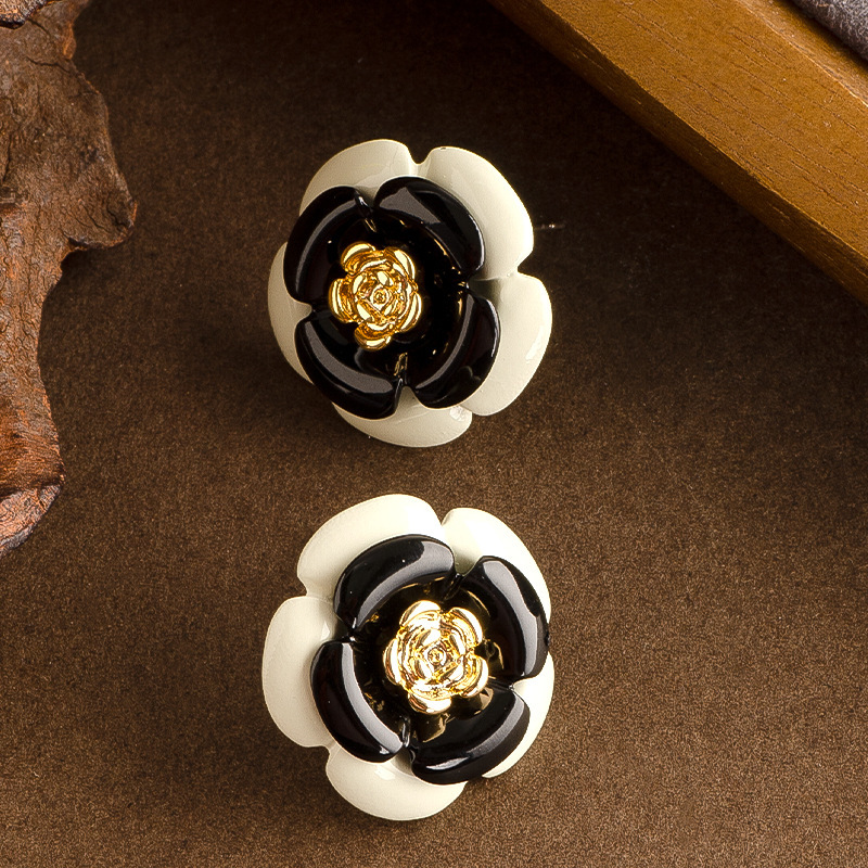 French Style Light Elegant -Inspired Oil Drop Enamel Black and White Earrings for Women High-End Versatile Sier Needle Ear Jewelry - view 4
