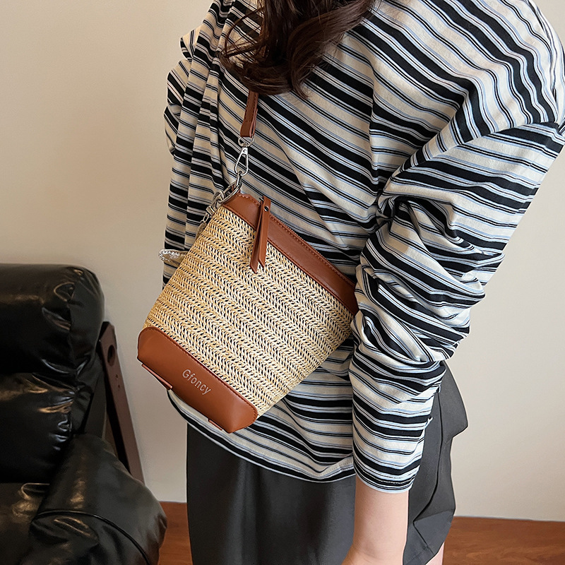 Free shipping designer Bohemian Straw Small Bag for Women 2025 New Summer Fashion Woven Crossbody Bag Trendy Bucket Bag