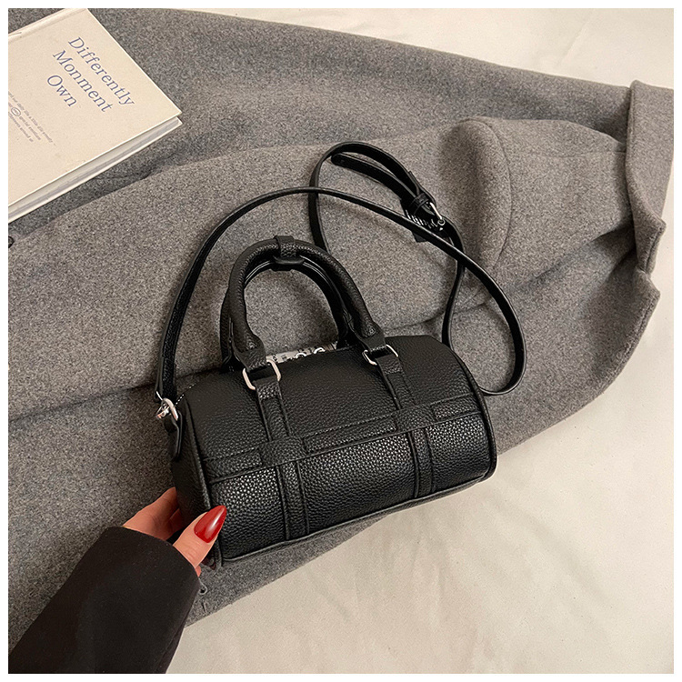 Free shipping designer Spring Summer Super Hot Small Bag Women 2025 New High-end Versatile Crossbody Bag Fashion Hot-selling Handbag Pillow Bag