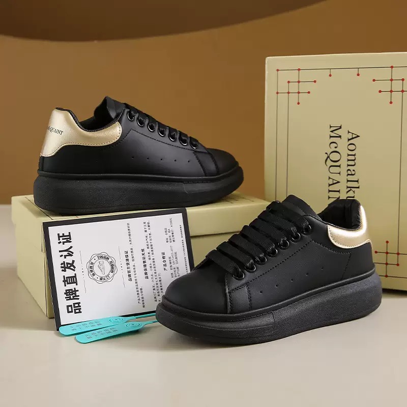 Free Shipping Designer Casual Shoes White Shoes For Men Women Thick Sole Versatile Height Increasing Popular Sports Running Shoes 001