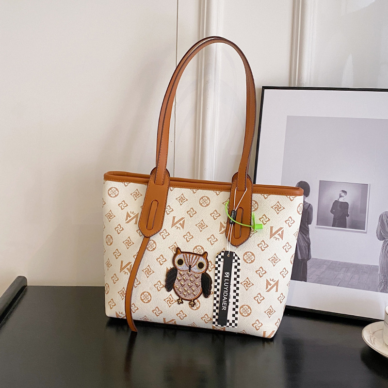 Designer Bag Luxury Bag Designer Free Shipping Retro Owl Printed Shoulder Women S Shoulder Bag Summer New Large Capacity Handbag For Commuting To Work