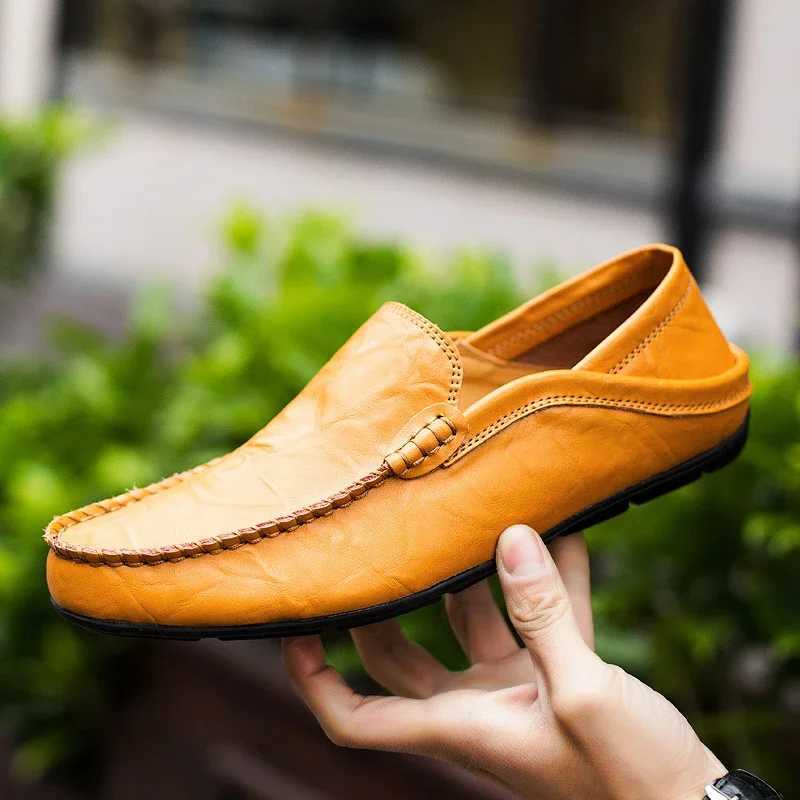 Summer Men Casual Shoes Leather Breathable Slip on Boat Shoes Italian Luxury Brand Mens Driving Loafers Size 37-47 Y250707