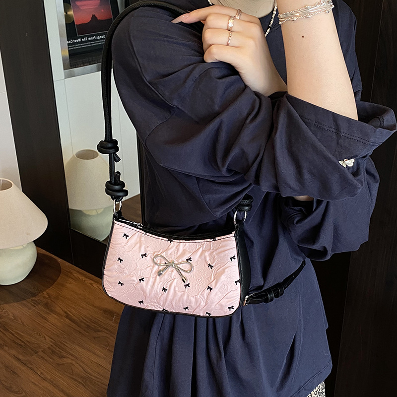 Designer Bag Luxury Bag Free Shipping Designer Advanced And Luxurious Shoulder Shoulder Bag New Pink Cute Bow Small Square Versatile Crescent Armpit T