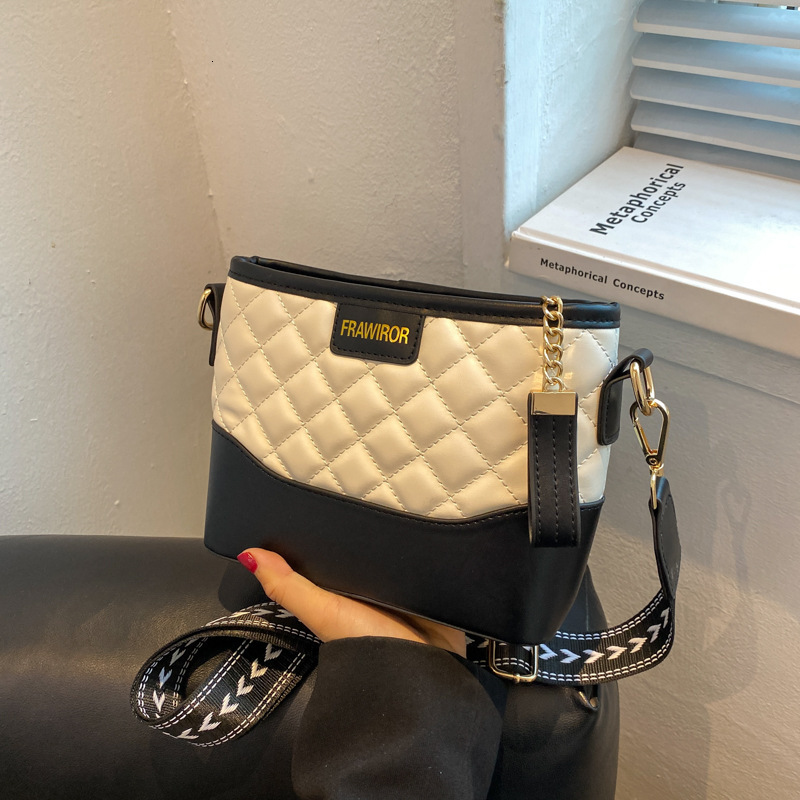 Free shipping designer Trendy Women Bags 2025 New Fashion Wide Strap Shoulder Bag Crossbody Bag Versatile Ins Hot Style Hobo Bag