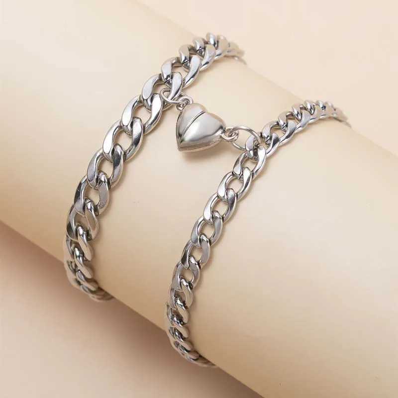 2 PCS/Set New Fashion Couple Bracelets Heart Shaped Distance Magnet Attraction Bracelet for Women and Men Paired Bracelets Gift XJ250707
