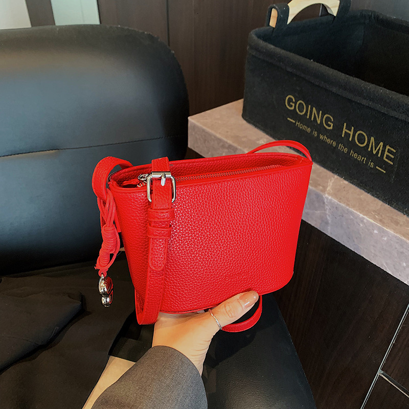 Free shipping designer Summer Super Hot Small Boat Bag for Women 2025 New Colorful Hourglass Bag Casual Versatile Shoulder Bag Crossbody Bag Small Bag