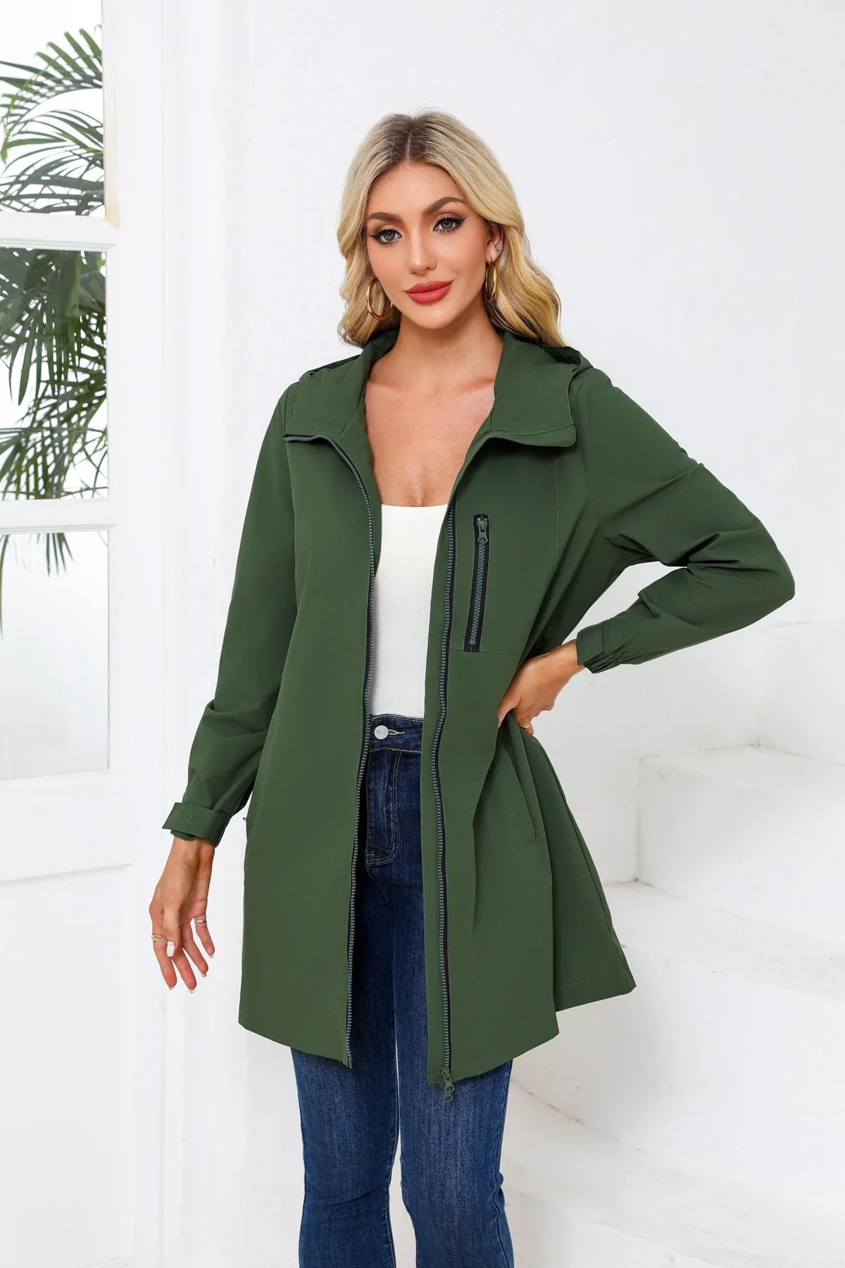Womens Waterproof Windbreaker Hooded Long Sleeve Outdoor Sports Jacket Loose Casual Windproof Coat for Spring And Autumn 250703