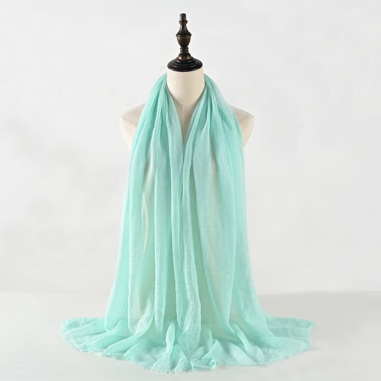 T1153 Pleated solid color cotton and linen scarf shawl natural wrinkle ladies scarf Middle Eastern headscarf