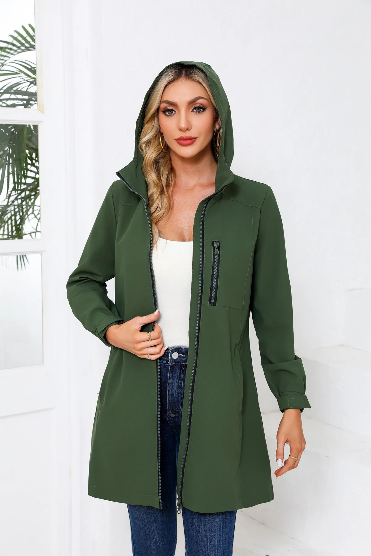 Womens Waterproof Windbreaker Hooded Long Sleeve Outdoor Sports Jacket Loose Casual Windproof Coat for Spring And Autumn 250703