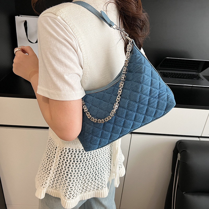 Free shipping designer Korean Style Diamond Chain Simple Denim Commuter Bag for Women 2025 Summer New High-end Crossbody Dumpling Bag