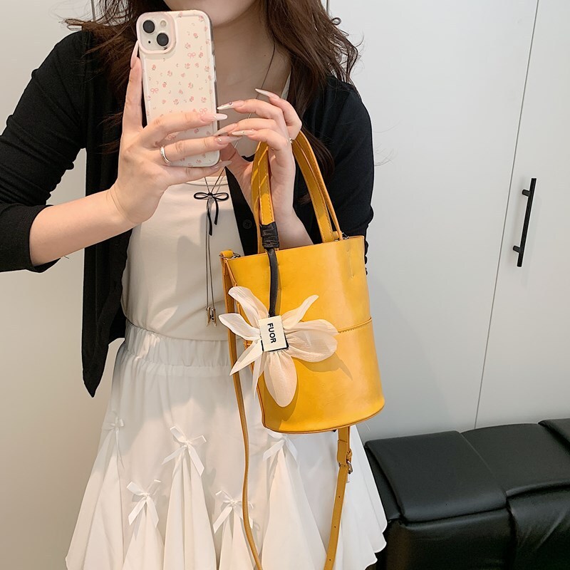 Free shipping designer Mini Handbag Small Bag Women 2025 New Fashion Phone Bag High-end Crossbody Bag Compact Exquisite Bucket Bag