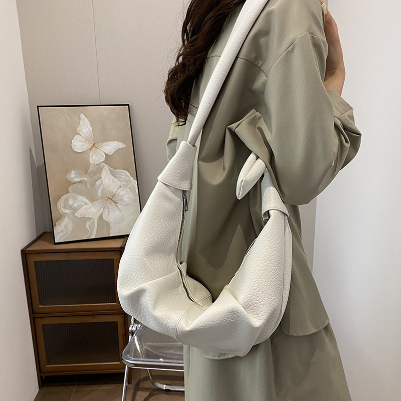 Free shipping designer Korean Style INS Large Capacity Retro Soft Leather Wrinkled Dumpling Bag Lazy Style Casual Versatile Horn Single Shoulder Bag C