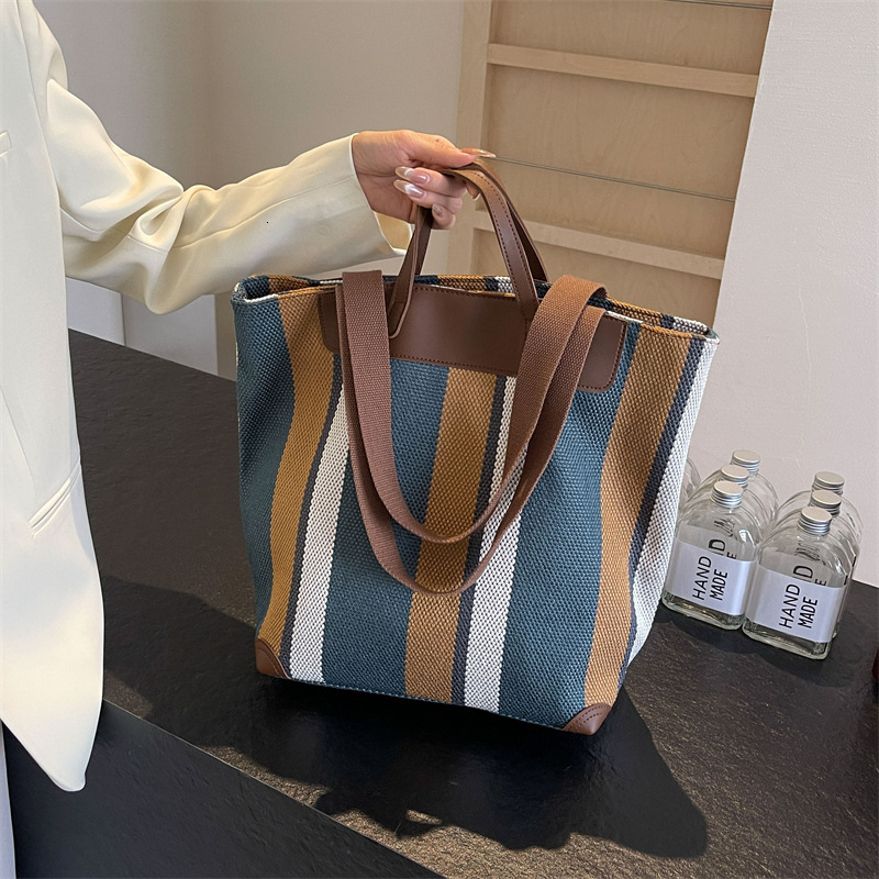 Free shipping designer Color-Block Striped Canvas Bag for Women Large Capacity New Fashion Single Shoulder Bag Versatile Commuter Handbag Tote Bag