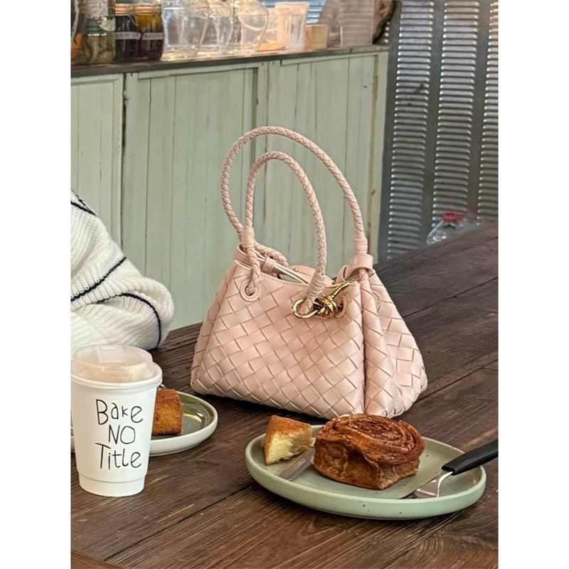 2025 Vintage knitted vegetable basket bag for women with niche design suitable for commuting and work a handbag with a sense of high - end Commuter Of