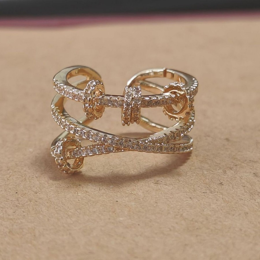 Flash Sale: Good Luck Spinning Copper Bracelet & Ring Set Inlaid with Zirconia - Ins - Famous, Trendy, Personalized Multi - Layered Circular Design fo