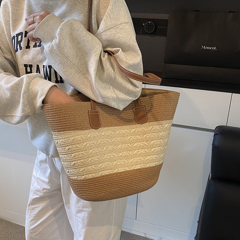 Free shipping designer Forest Style Handwoven Bag Large Capacity Beach Bag 2025 New Handbag Shoulder Bag Fashion Versatile Tote Bag for Women