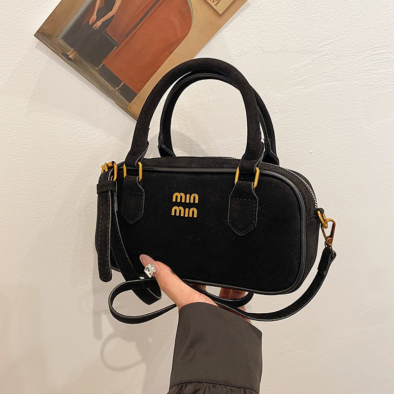 free shipping designer High end retro Boston hand-held pillow bag for autumn and winter 2025, versatile and fashionable single shoulder crossbody bag