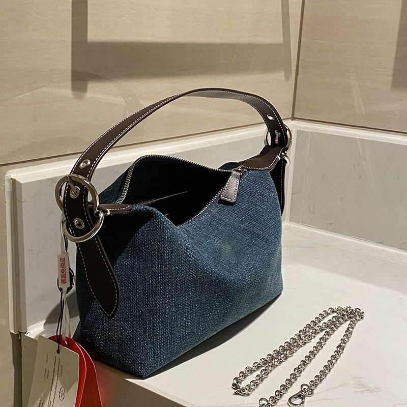 Wholesale fashion casual single shoulder nylon women's bag chain slanted multifunctional handbag