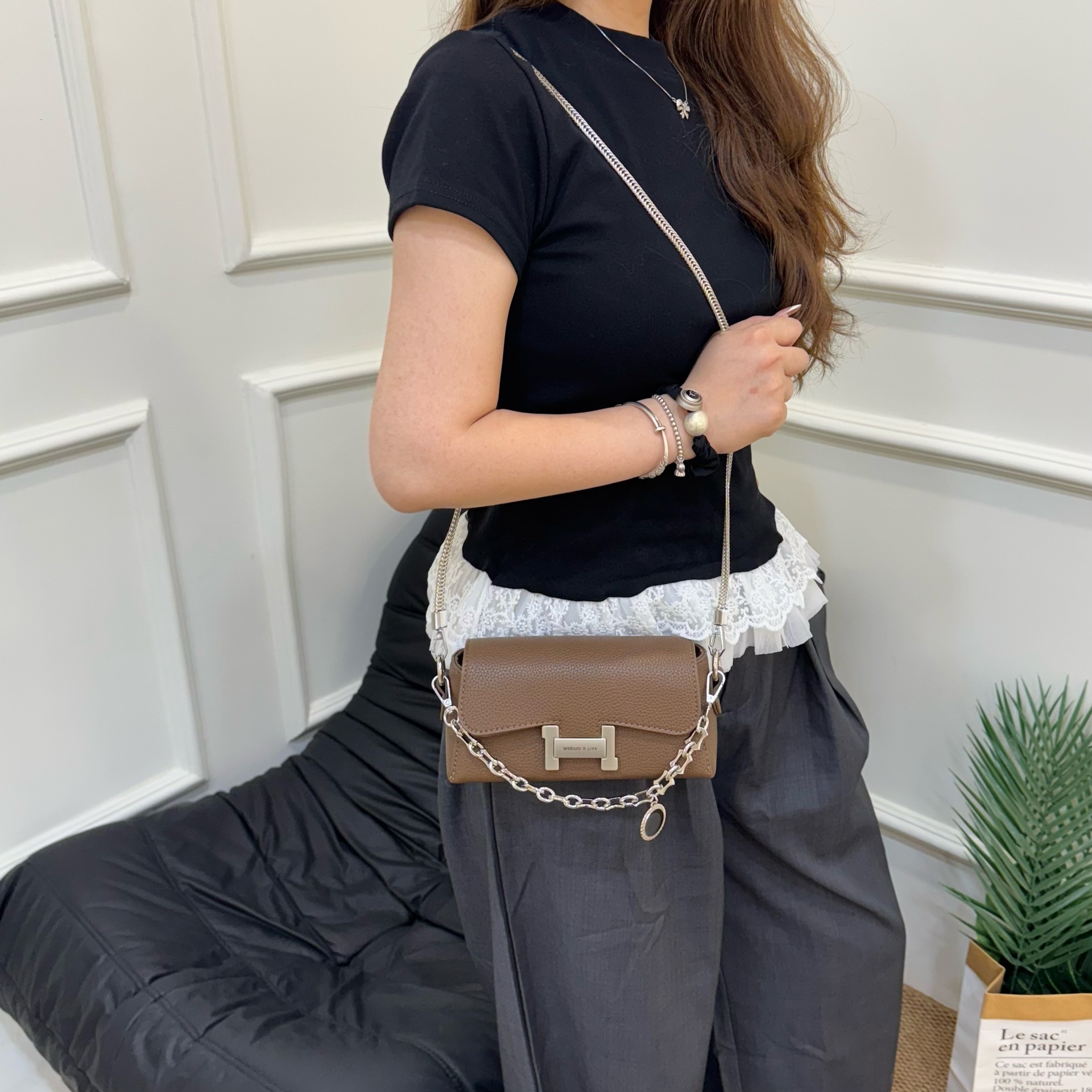 Free shipping designer Super Popular Single Shoulder Bag Underarm Bag for Women 2025 New Summer Light Luxury Niche Design High-End Chain Crossbody Bag
