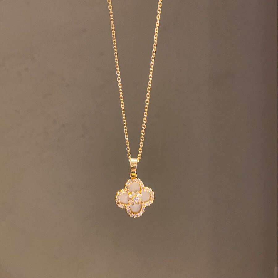 designer necklace Zircon Shell Rhombus Flower Pendant Elegant Versatile Fashion Collarbone Chain Light High-End Sense Necklace