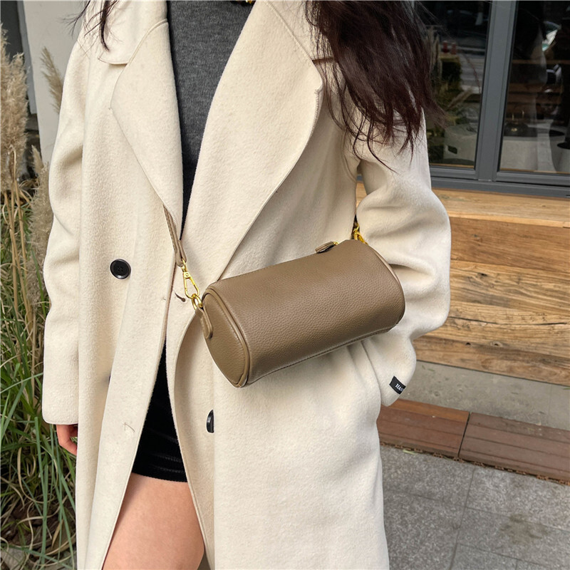 Free shipping designer This Year Trending Hot Item Super Popular Cylinder Small Bag for Women 2025 New Luxury Niche High-end Commuter Crossbody Bag