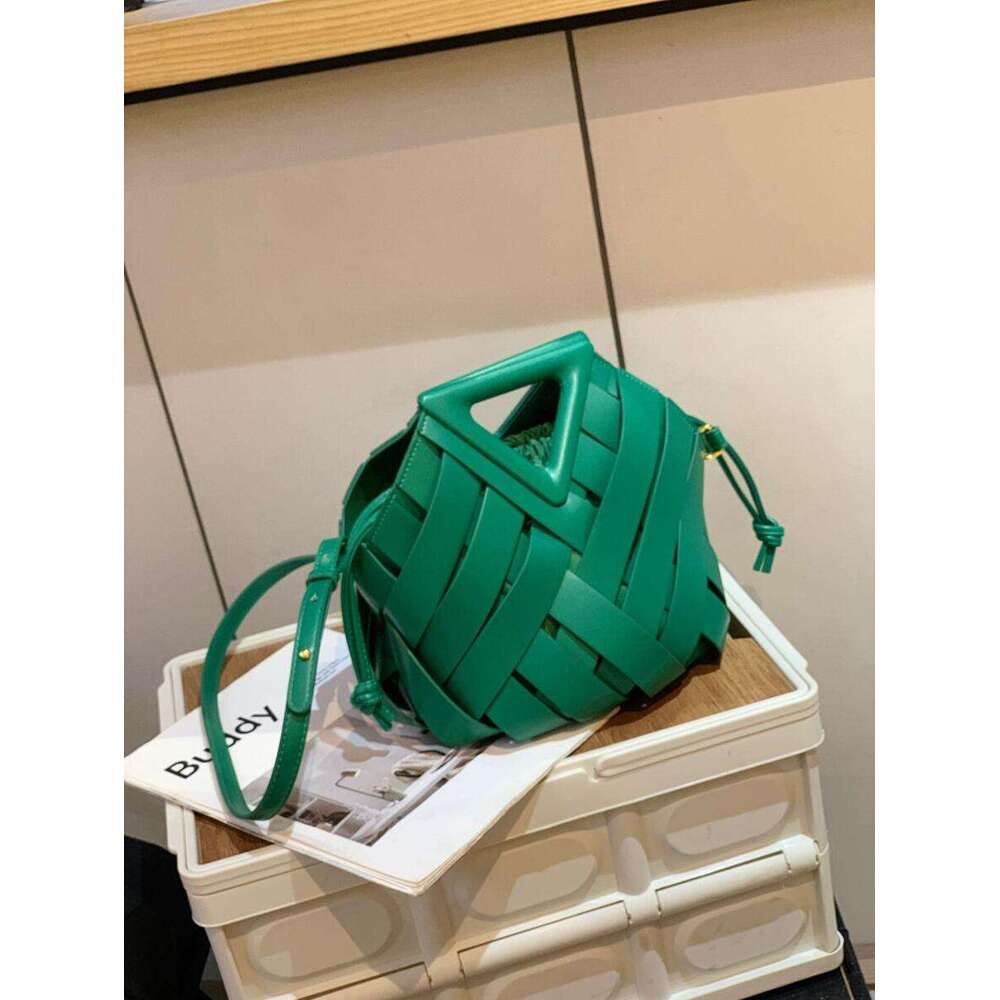 DHgargets Manufacturer Newest Handmade Lady Fashion Triangle Handle Colorful Woven PU Leather Braided Women's Shoulder Bags