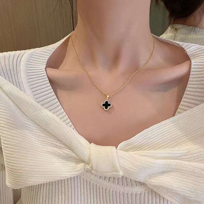 designer jewelry and White Double-Sided Four-Leaf Clover Necklace for Women, Trendy Dia-Studded High-End Design, Versatile Internet Celebrity Pendant 