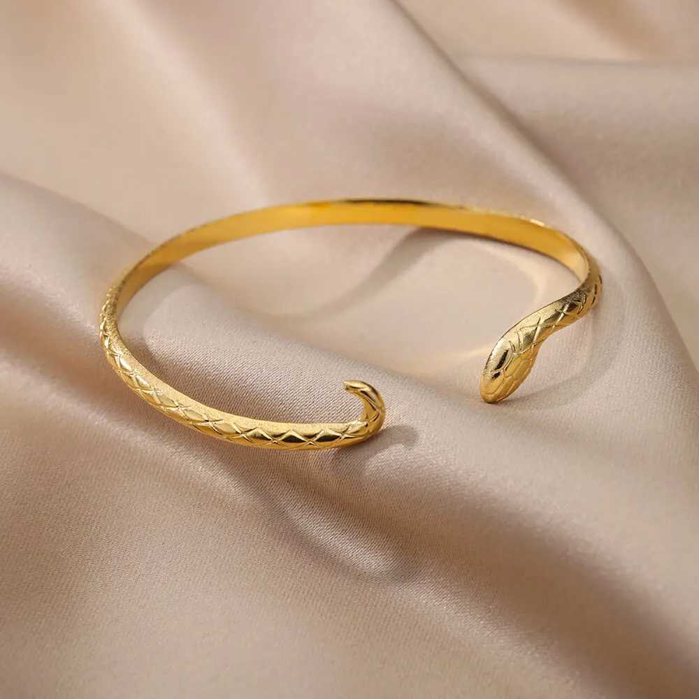 Stainless Steel Snake Bracelets for Women Vintage Gold Plated Texture Adjustable Animal Snake Bangle Female Wedding Jewelry XJ250707