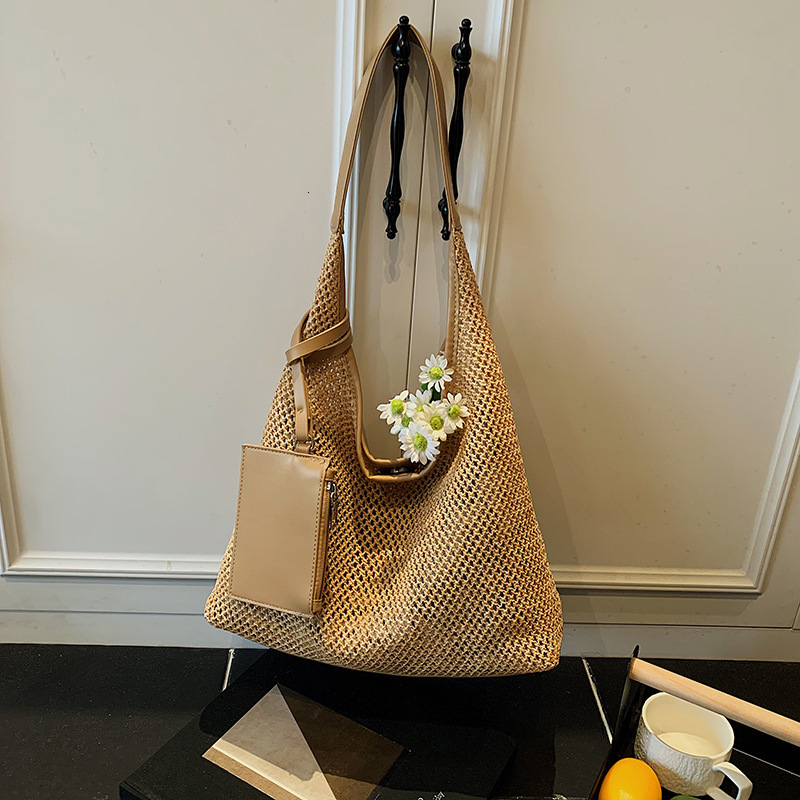 Free shipping designer Commuting Large Capacity Straw Bag for Women 2025 New Summer Shoulder Bag Tote Bag Beach Vacation Woven Bag