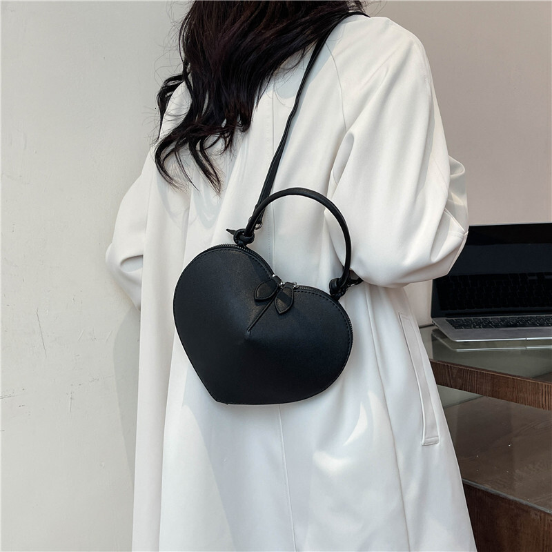 Free Shipping Designer New Super Popular Heart-shaped Love Bag Stylish Handbag Solid Color Small Peach Heart Shoulder Crossbody Phone Bag Luxury Women