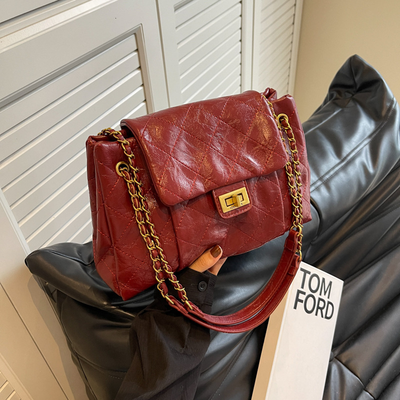 Free shipping designer Red Bag Wedding Bride Bag New Large Capacity Tote Bag High-end Chain Crossbody Bag Shoulder Bag