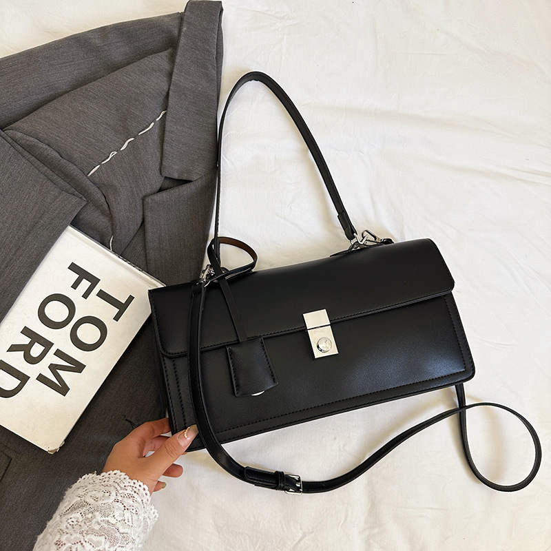 Free shipping designer Korean Fashion Versatile Simple Commuter Baguette Underarm Bag for Women 2025 Summer New High-Quality Textured Shoulder Bag