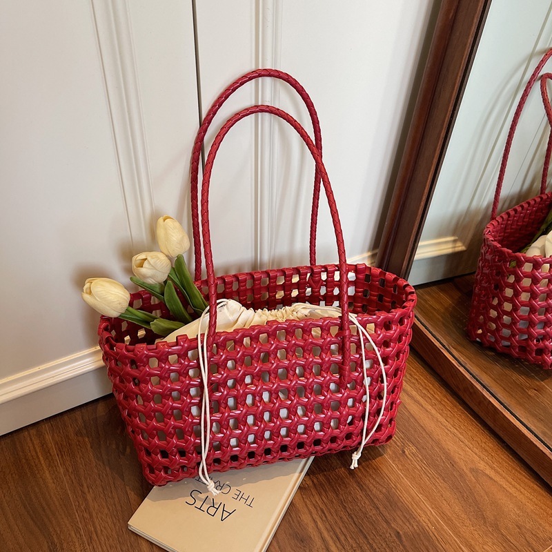 Free shipping designer Korean Designer Hollow Woven Bag Vacation Basket Bag Beach Shopping Underarm Bag Shoulder Bag Backpack Women Bag